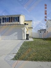 Building Photo - 2704 Bastion Dr