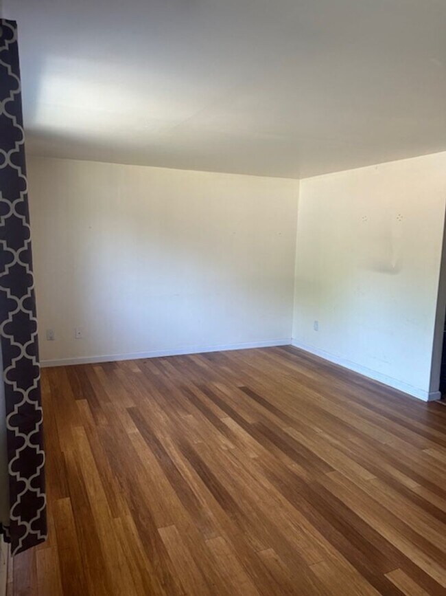 Foto del edificio - 3-bedroom home close to downtown Longmont ...