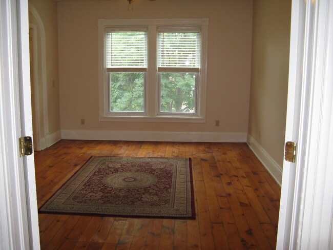 Living room - 34 Saint Johns Pl