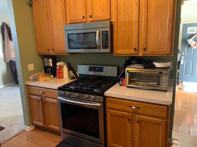 Building Photo - 2814 Falling Waters Dr
