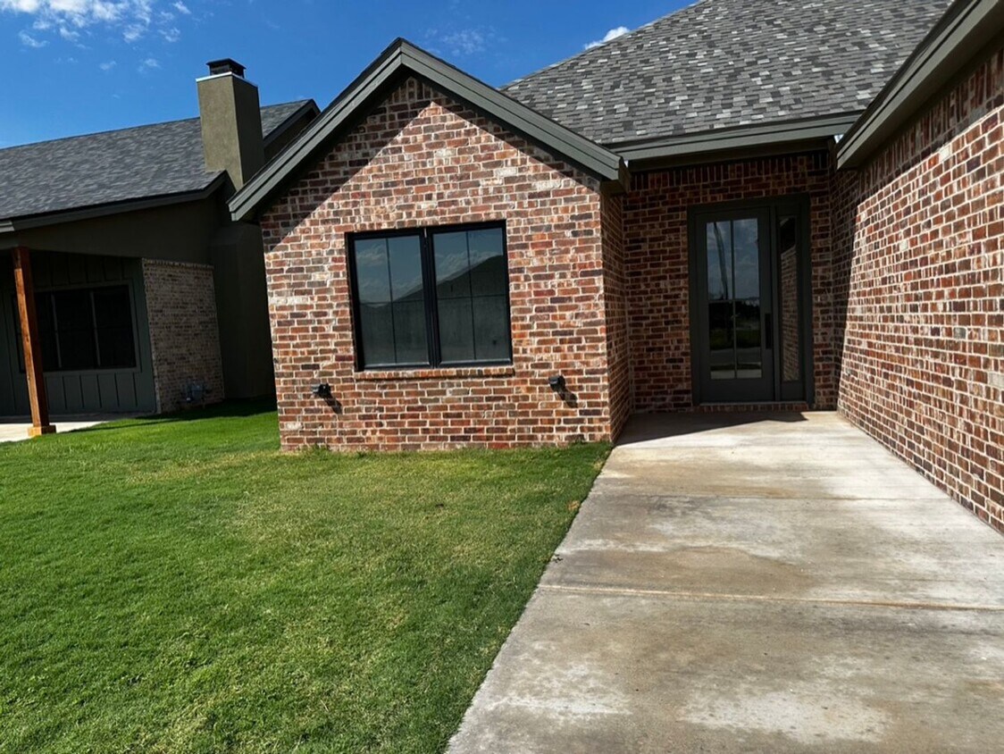Primary Photo - Stunning 3 Bedroom in Friendship - Pre lea...