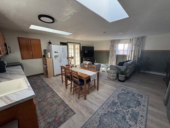 Foto del edificio - Spacious + Private 2BR/1BA in the Beautiful Golden, CO! Secluded AND Conveniently Located