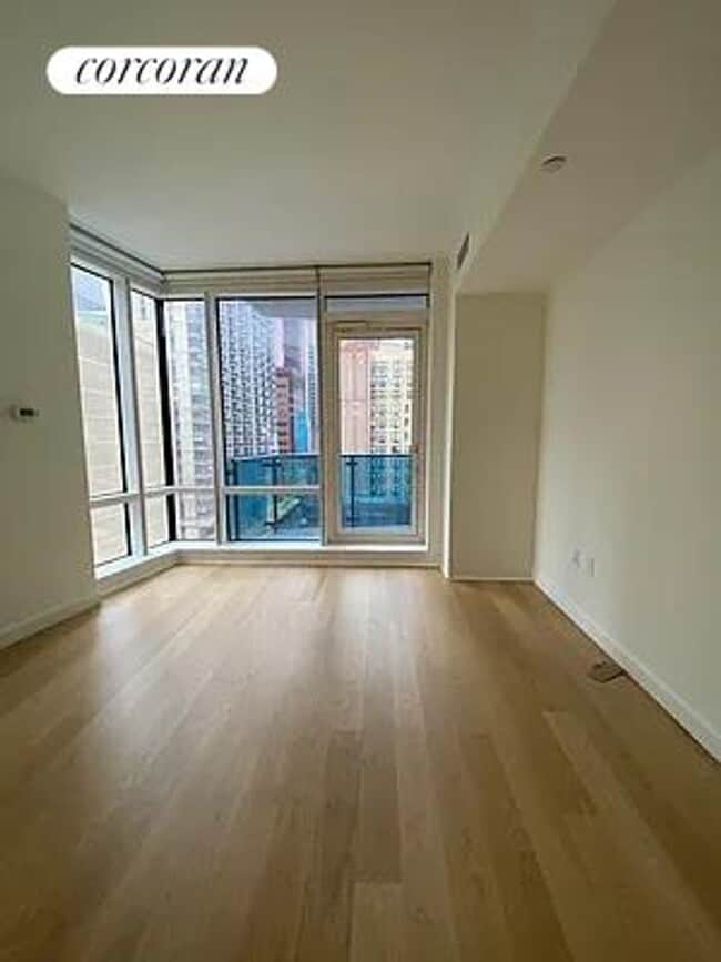 Building Photo - 306 W 48th St