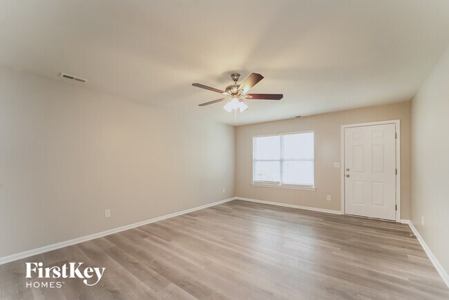 Foto del edificio - 4218 John Dale Ln