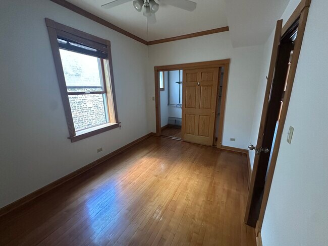 Foto del edificio - 1310 W Cornelia Ave