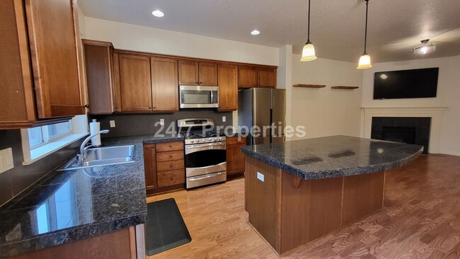 Building Photo - Modern Damascus Home with 2 Primary Suites!