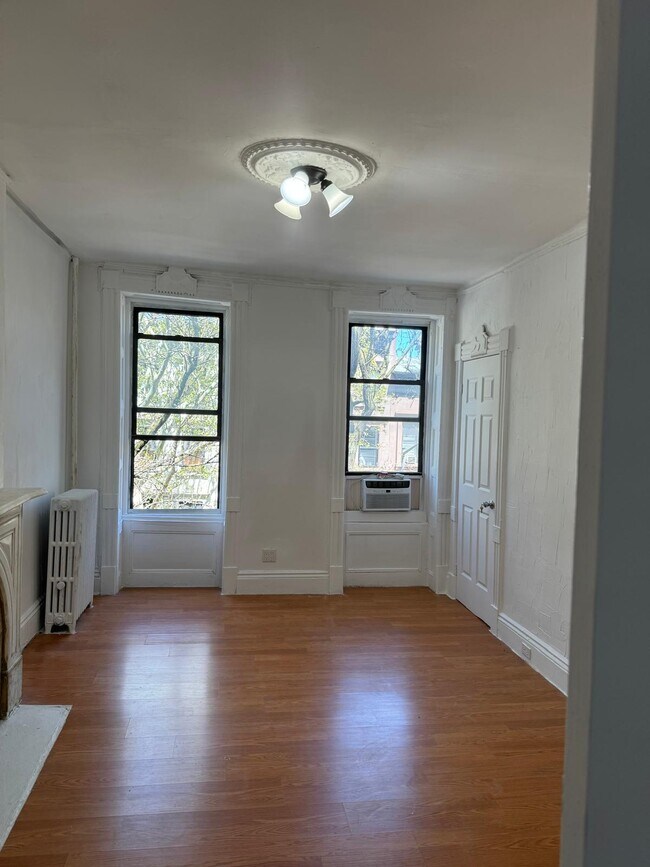 Front room - 92 Sterling Pl