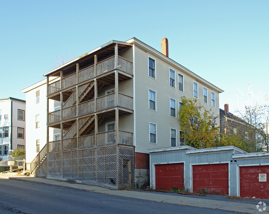 Building Photo - 32 Sullivan St