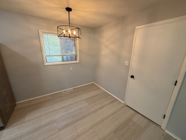 Foto del edificio - 8616 Winchester Ave