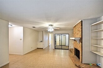 Building Photo - 736 Summerwood Dr