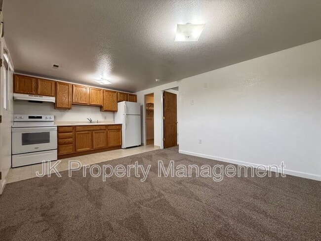 Building Photo - 4000 Ella Ave