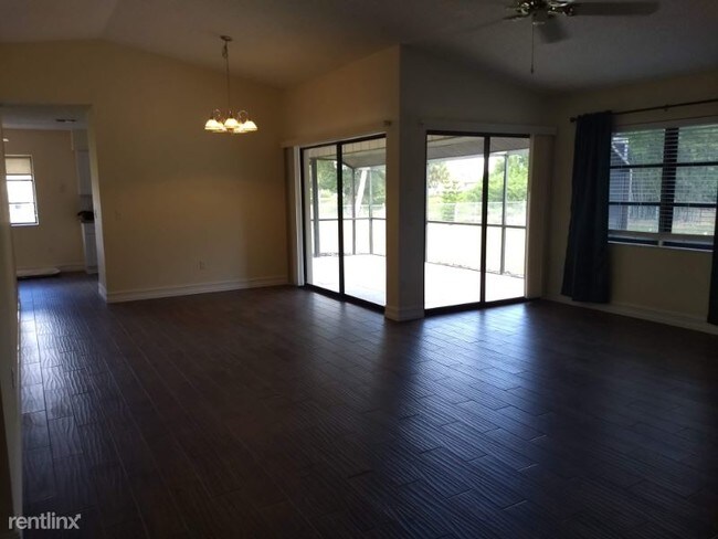 Foto del edificio - 2 br, 2 bath House - 7160 Spinnaker Blvd