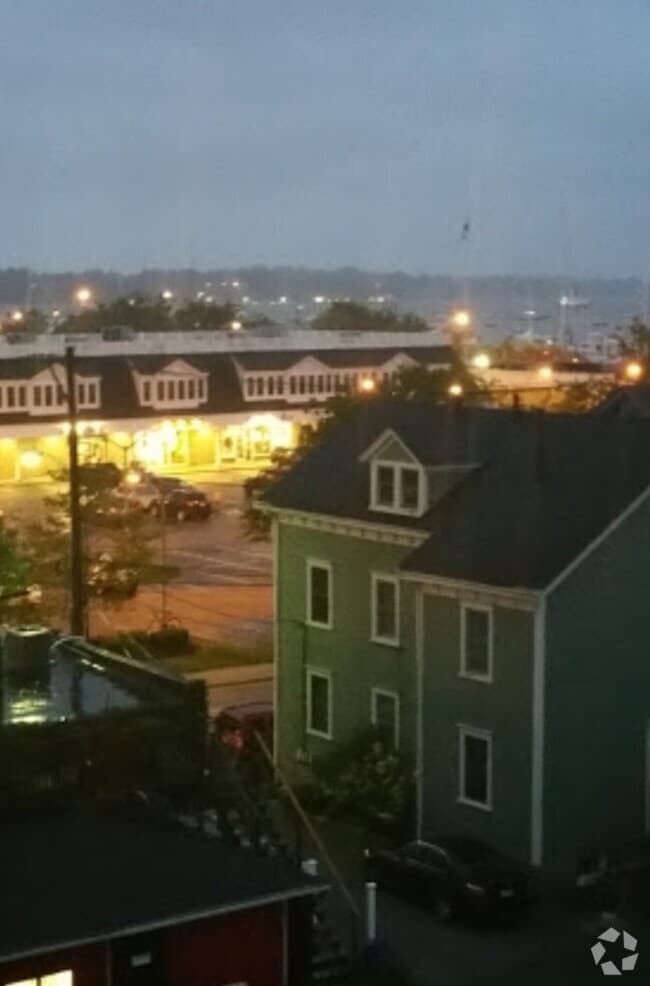 Studio Apartments under 2,000 in Newport, RI 3 Rentals