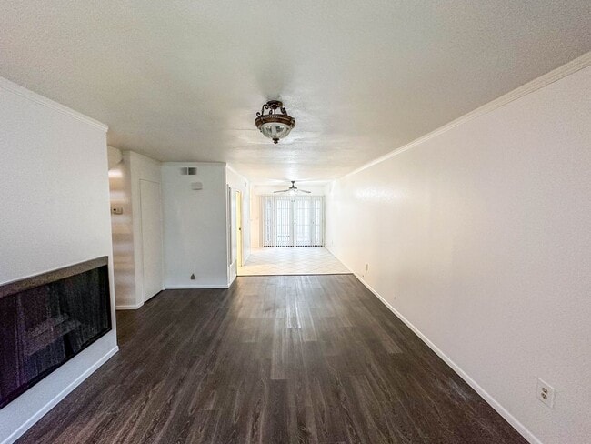 Building Photo - Townhome AVAILABLE NOW in Colton. 2 Bed / 2 Bath Floorplan  + Garage!
