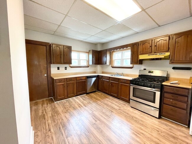 Building Photo - 32 Harbor View St