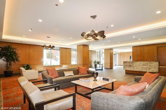 Foto del edificio - 540 W Webster Ave