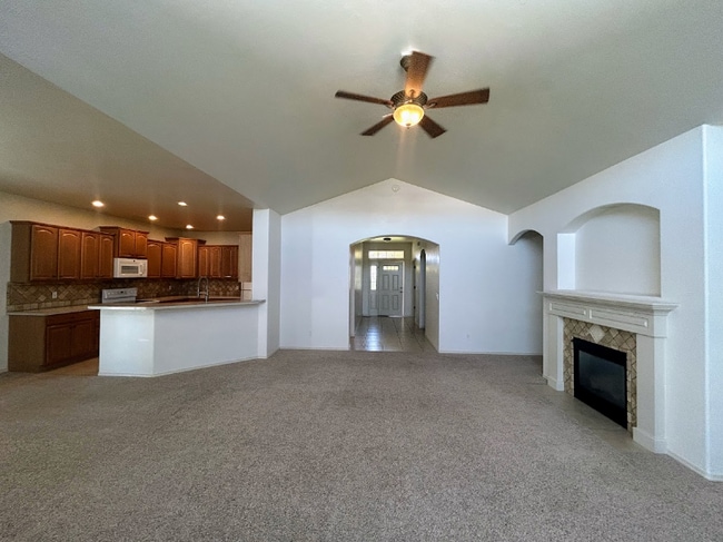Building Photo - 492 Shadetree Trail