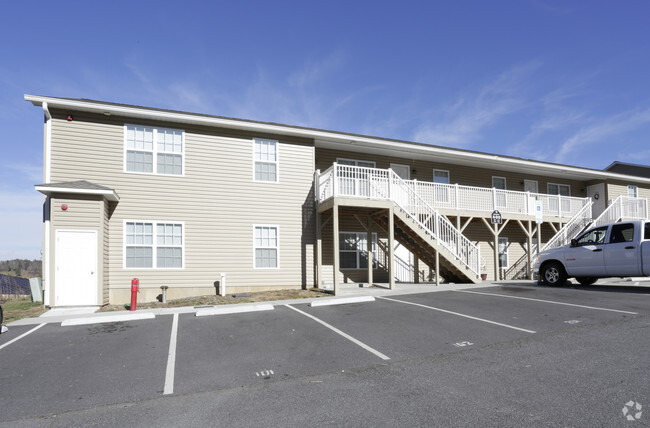 Building Photo - Creekside at Weaverville