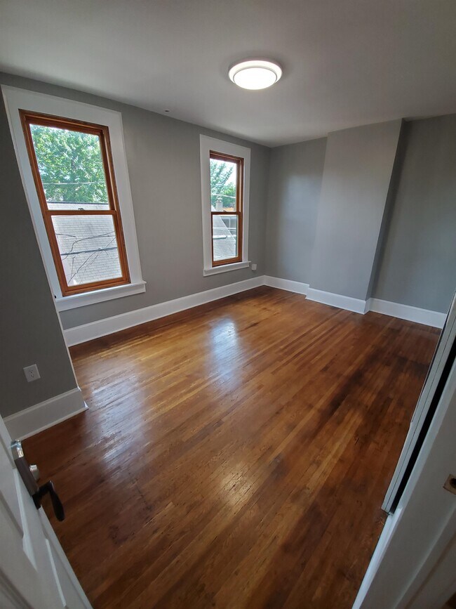 Foto del edificio - 925 Dennison Ave