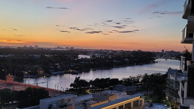 Building Photo - 6039 Collins Ave