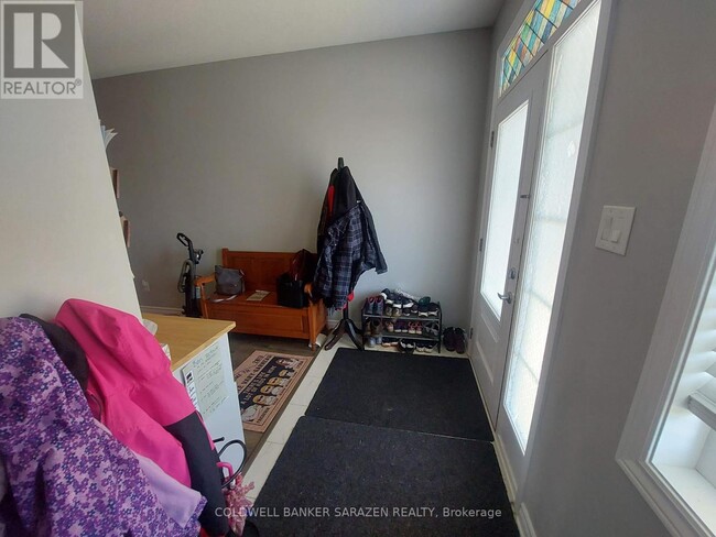 Building Photo - 614 Hamsa St