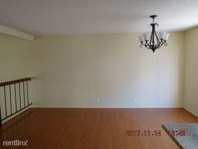 Building Photo - 877 W Raymond St