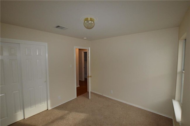 Foto del edificio - 2101 Hawksbury Way