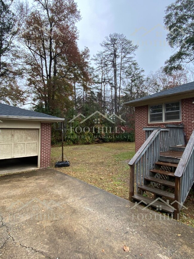 Building Photo - Inviting 3-Bed Home in Downtown Anderson