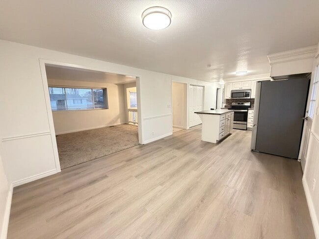 Building Photo - 1101 S 680 W