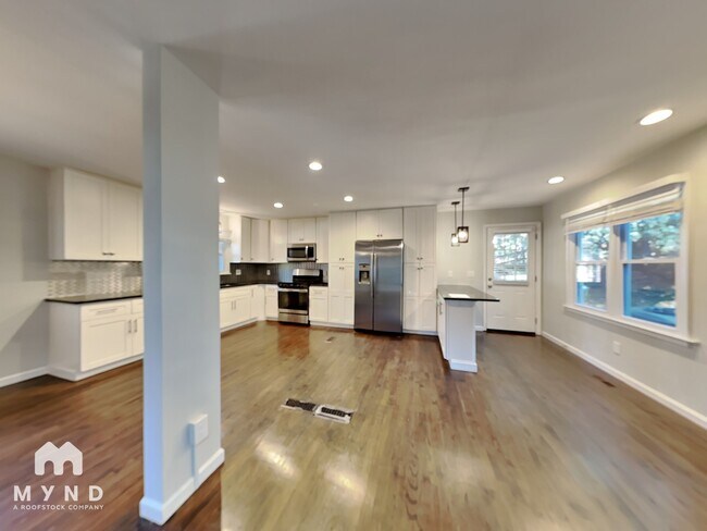 Building Photo - 108 Wellington Dr