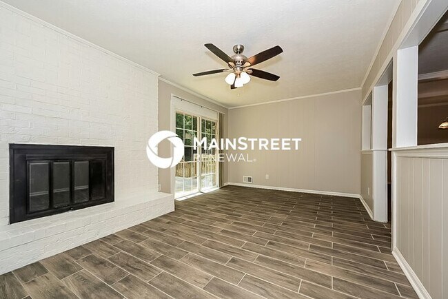 Foto del edificio - 3 Bedroom Pet-Friendly Home in McDonough, GA with Main Street Renewal