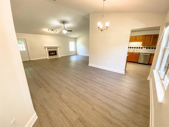 Building Photo - 1301 Sumerlin Dr