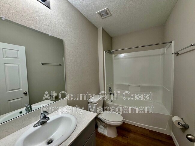 Foto del edificio - 12831 Oak Hill Way