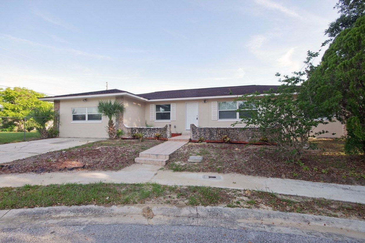 Foto principal - 7413 Navel Tree Ct