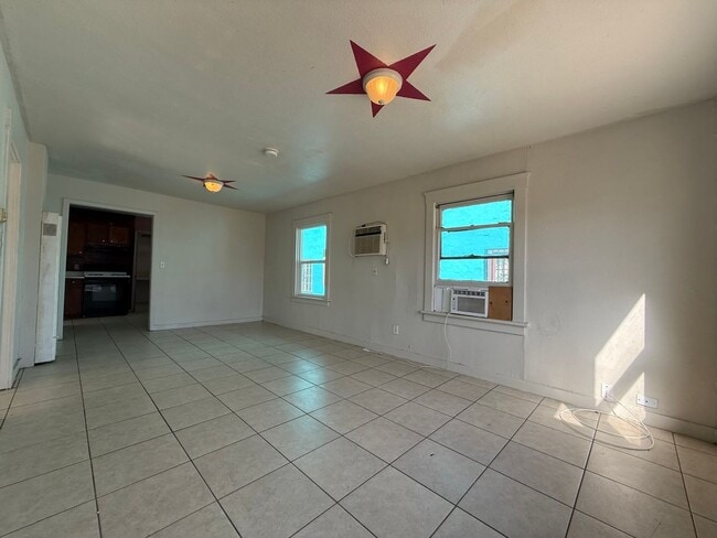 Foto del edificio - 214 Woodrow St