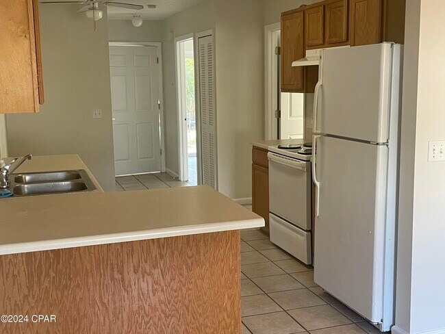Foto del edificio - 2415 Allison Ave