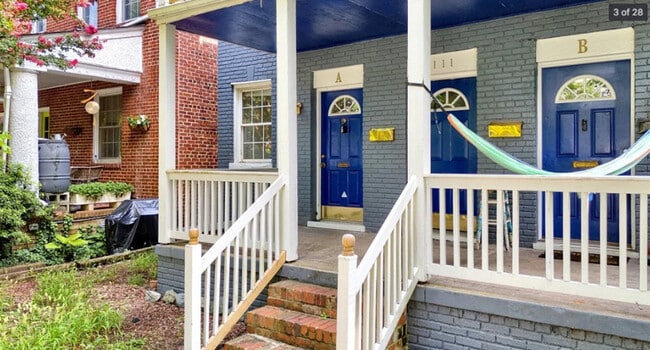 Building Photo - 2111 Maplewood Ave