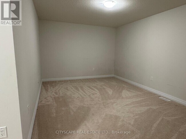 Photo du bâtiment - 4311-4311 Mann St