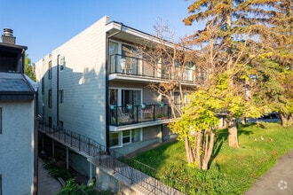 Building Photo - Grapes Manor