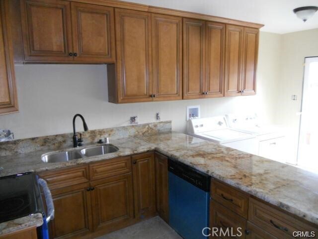 Building Photo - 700 Ridgeway Ln