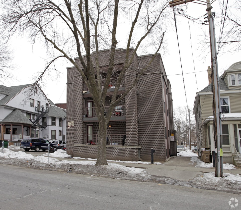 Foto del edificio - 415 N Henry St