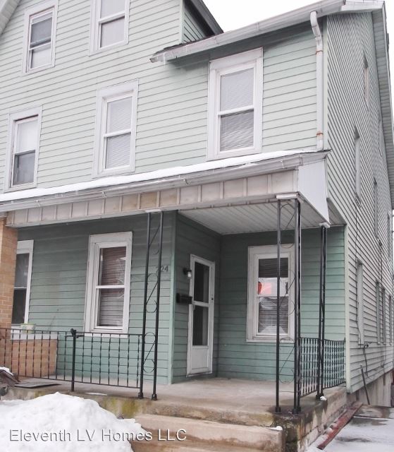 Primary Photo - 724 Main St