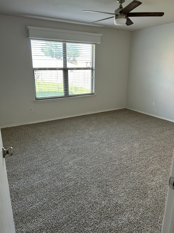 Building Photo - 476 Forest Ln