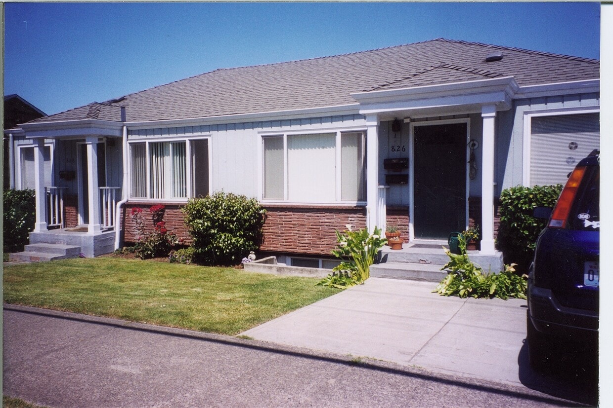 Primary Photo - 826 W Nickerson St