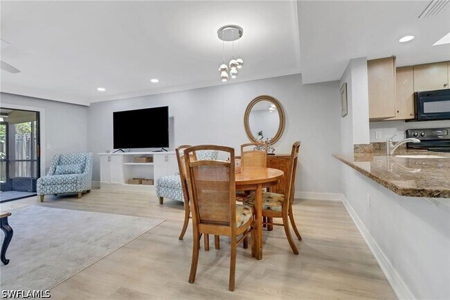 Foto del edificio - 790 Meadowland Dr