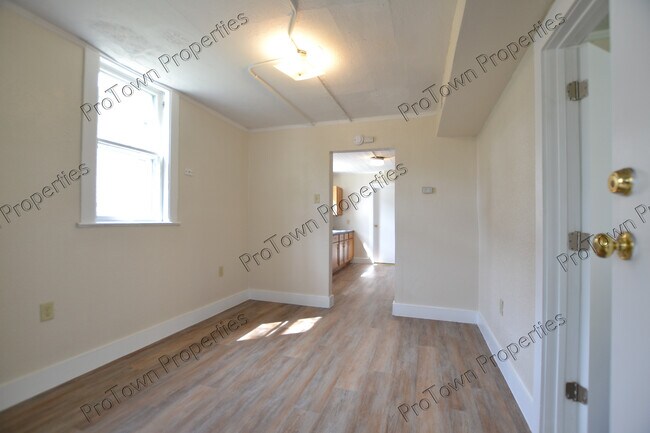 Foto del edificio - 835 N Broadway St