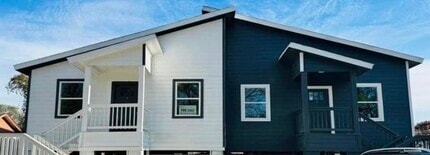 Building Photo - 1505 Lakeview Dr