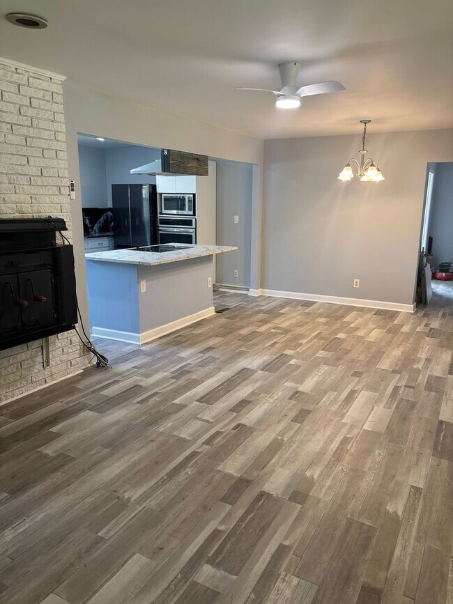 Foto del edificio - 6225 Branch Hill Cir