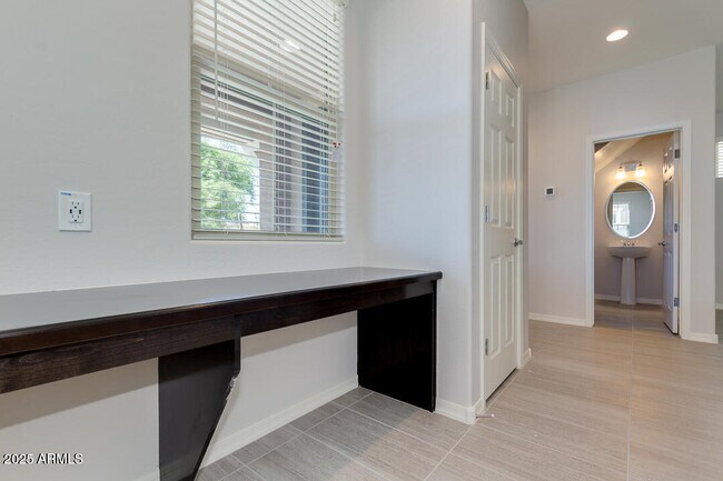 Foto del edificio - 2300 S Nancy Ln