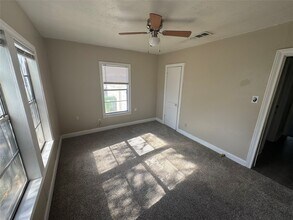 Building Photo - 115 Carter St